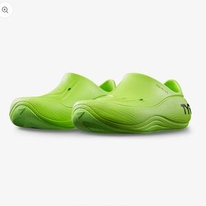 New TYR ZenGlide Recovery Shoes Size W8 M6 Limelight Slip On